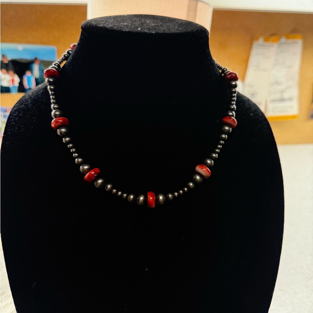 Navajo Pearl Necklace with Red Spiny